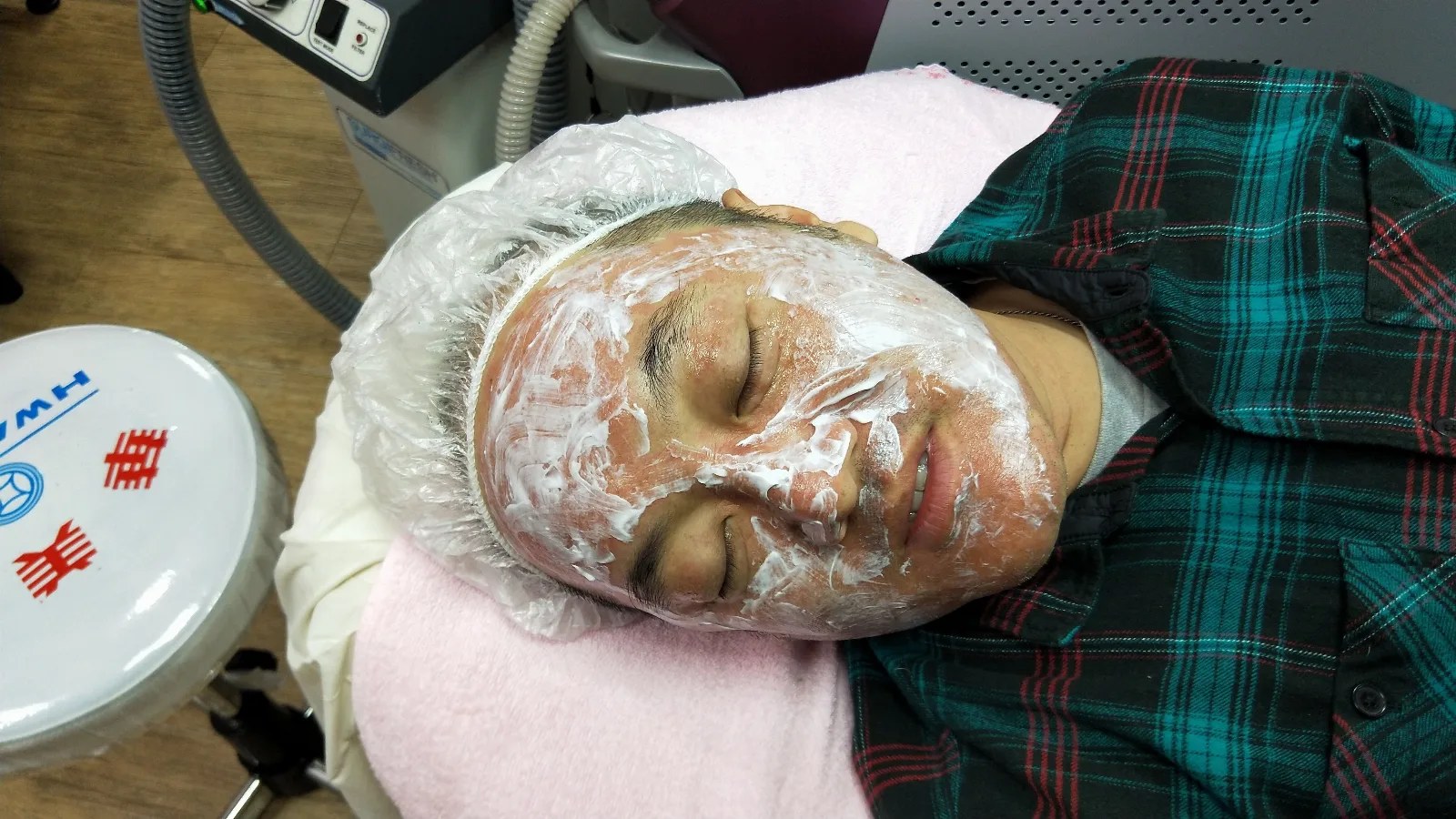 藥膏鎮靜肌膚中