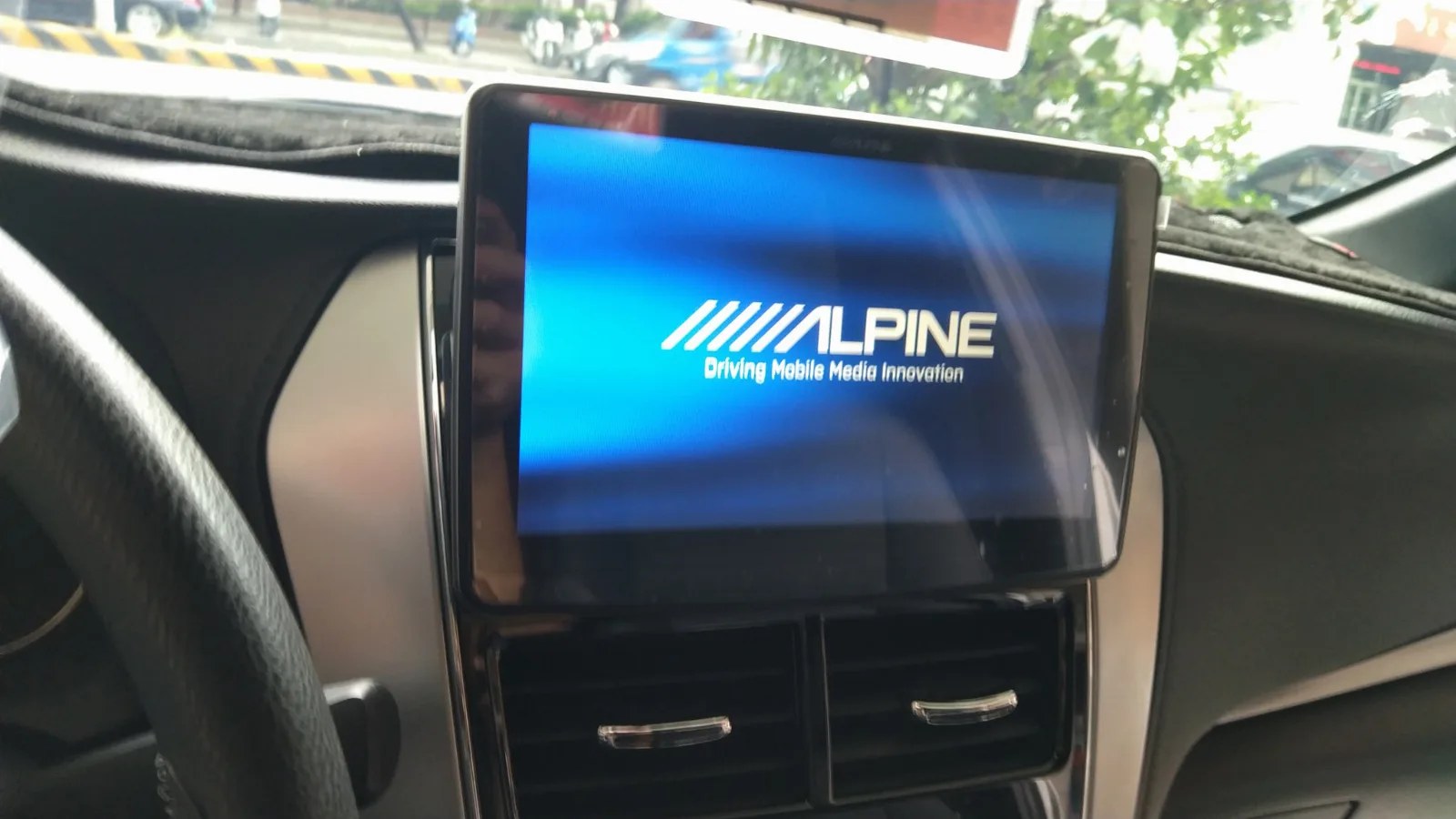 ALPINE 主機開機