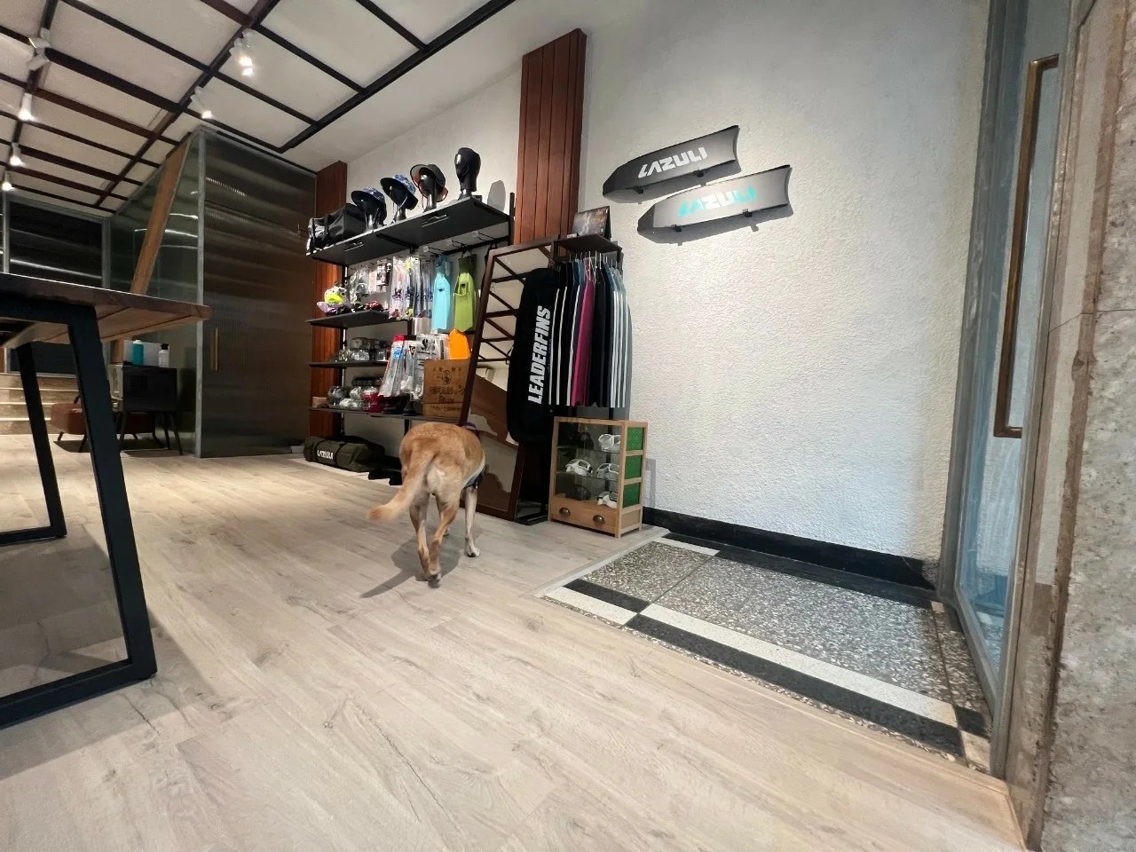 快步地板耐磨抗刮的店面地坪