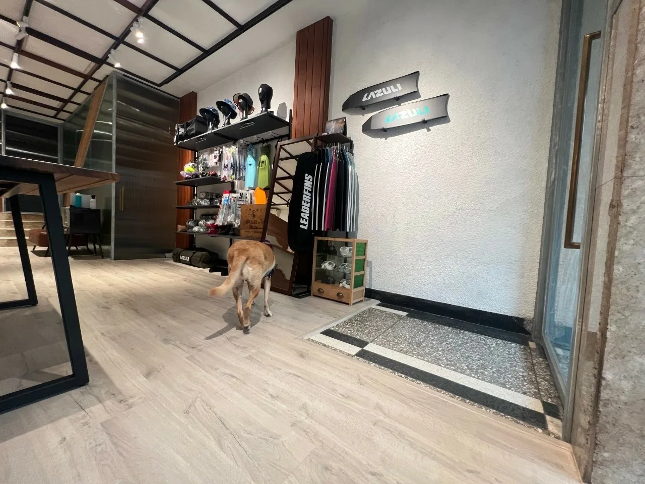 快步地板耐磨抗刮的店面地坪