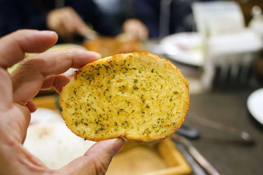 剛出爐外酥內軟