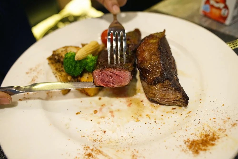 兩大塊牛肉
