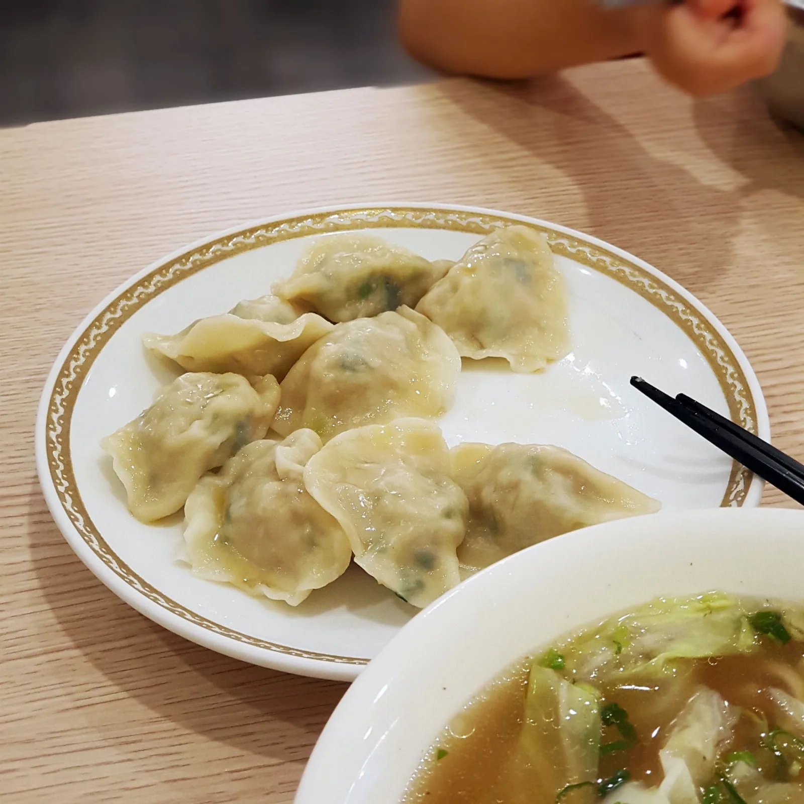 滷菜：豆乾、豬耳
