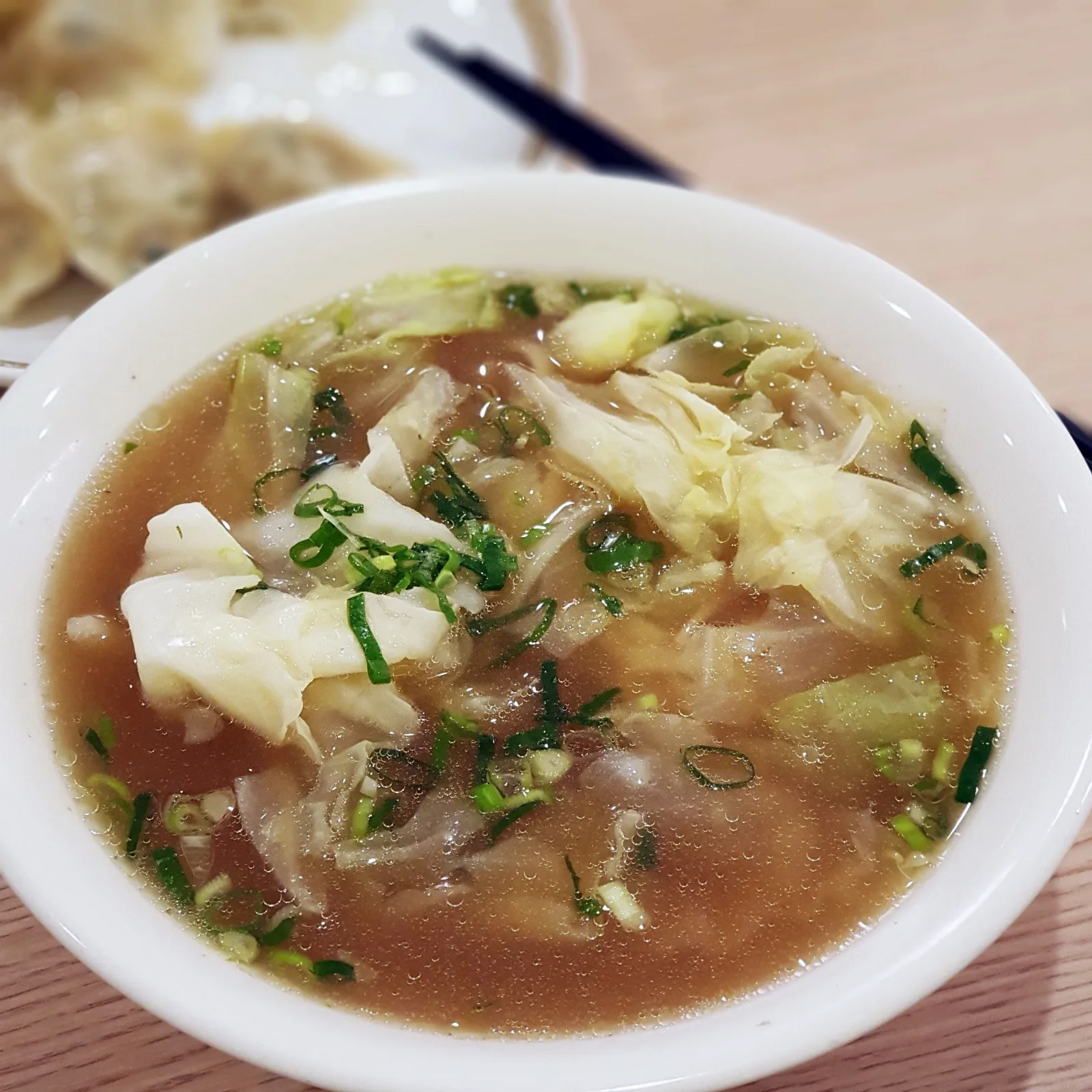 清燉牛肉麵，湯頭溫潤