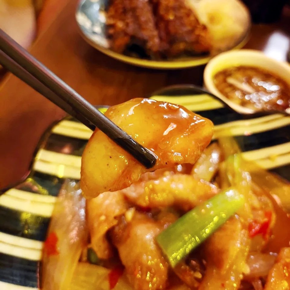 醬汁濃郁微辣下飯