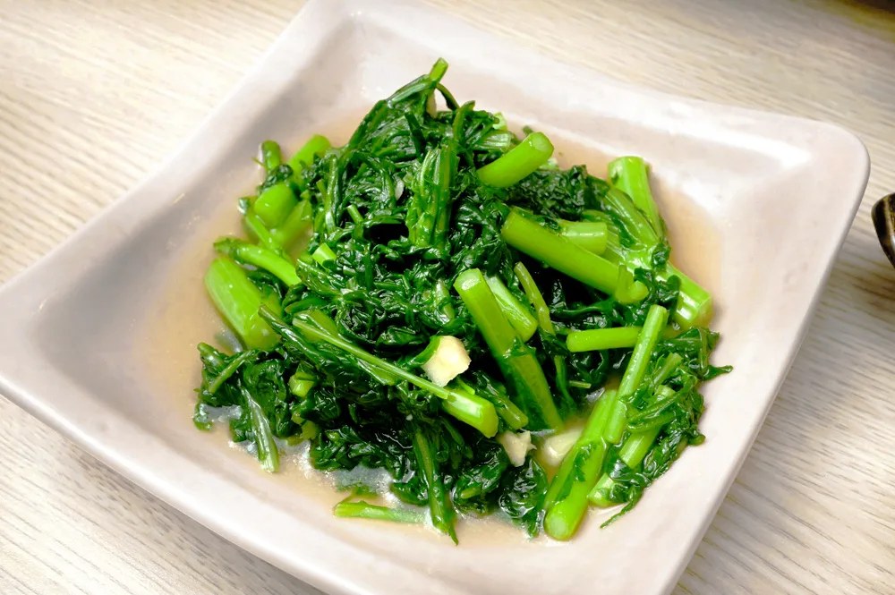 牛油燙青菜,清脆鮮甜