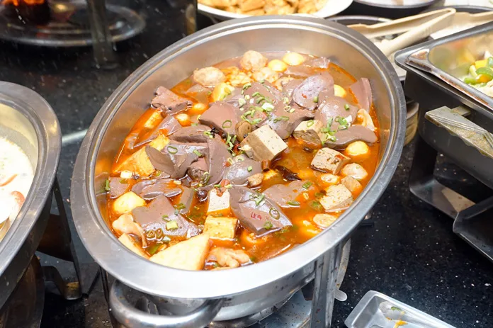 二鍋的飲料與冰沙自助區