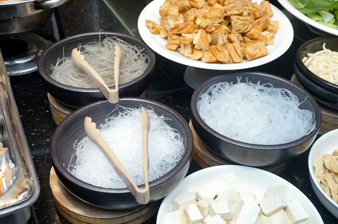 二鍋的熱食自助區