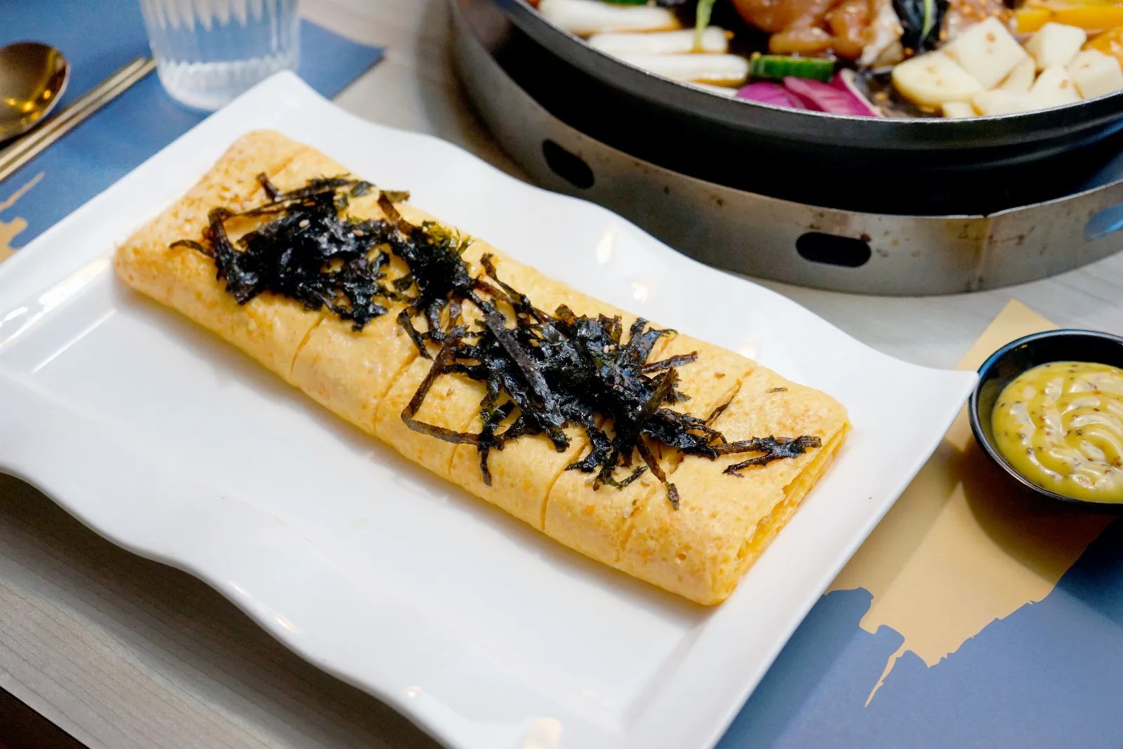 拌飯像辣味海鮮粥