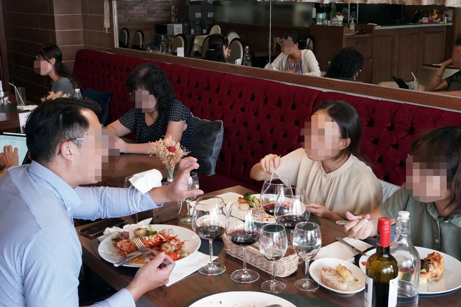 一邊談天一邊享用義法餐點
