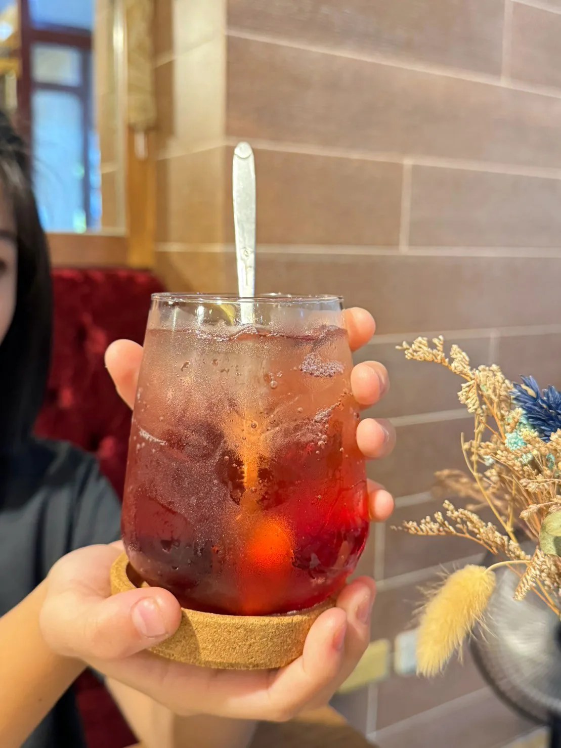 應景紅色氣泡飲