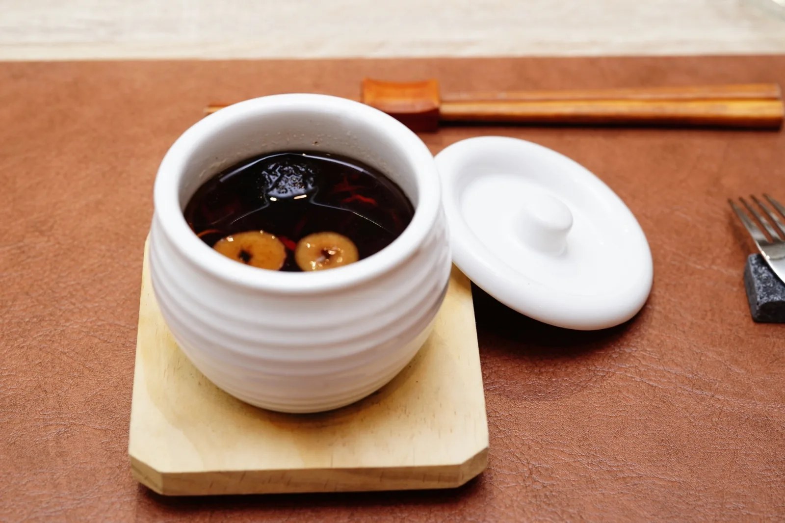何首烏四種菇熬的鮮甜素湯