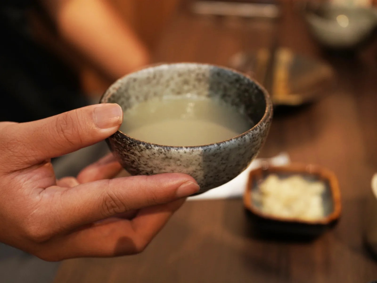 熱雞湯先暖胃