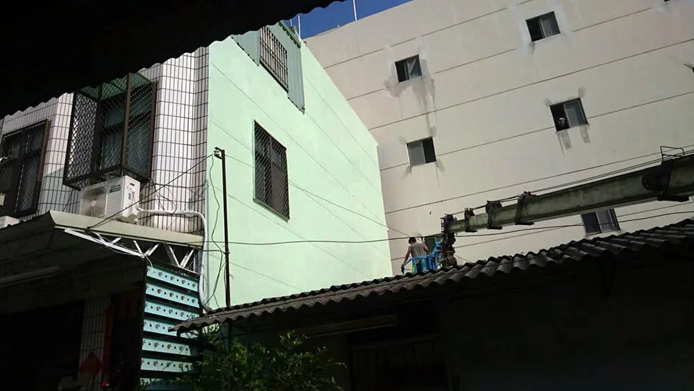 完工，清爽的綠色外牆