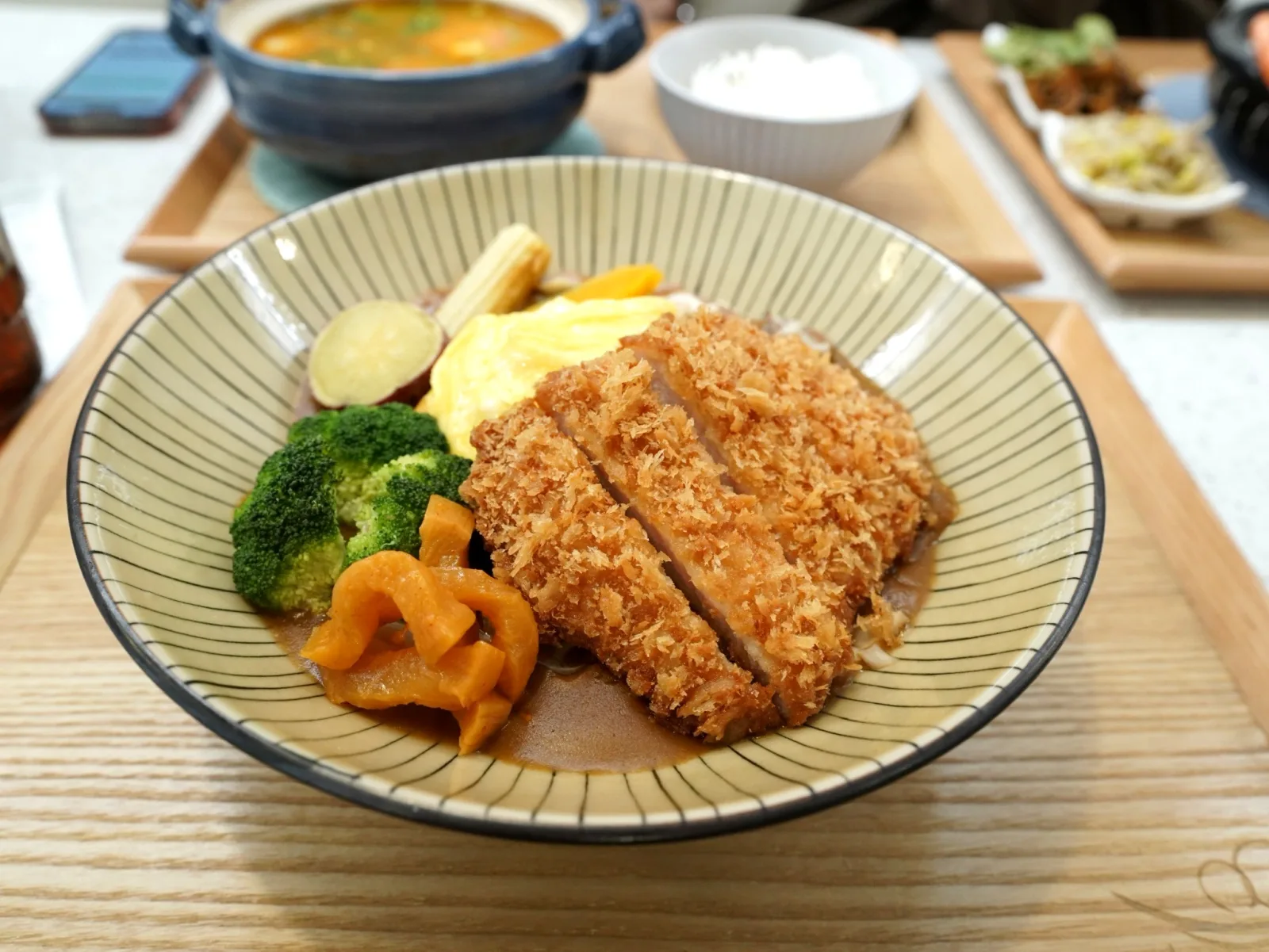 寶煲餐飲日式炸豬排咖哩定食