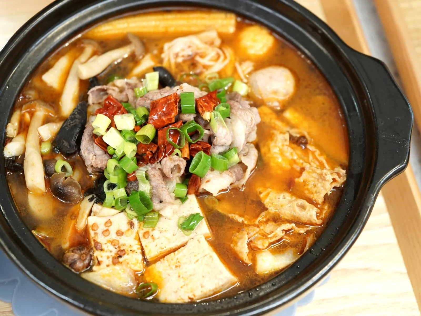 寶煲餐飲麻辣什錦豆腐煲整鍋