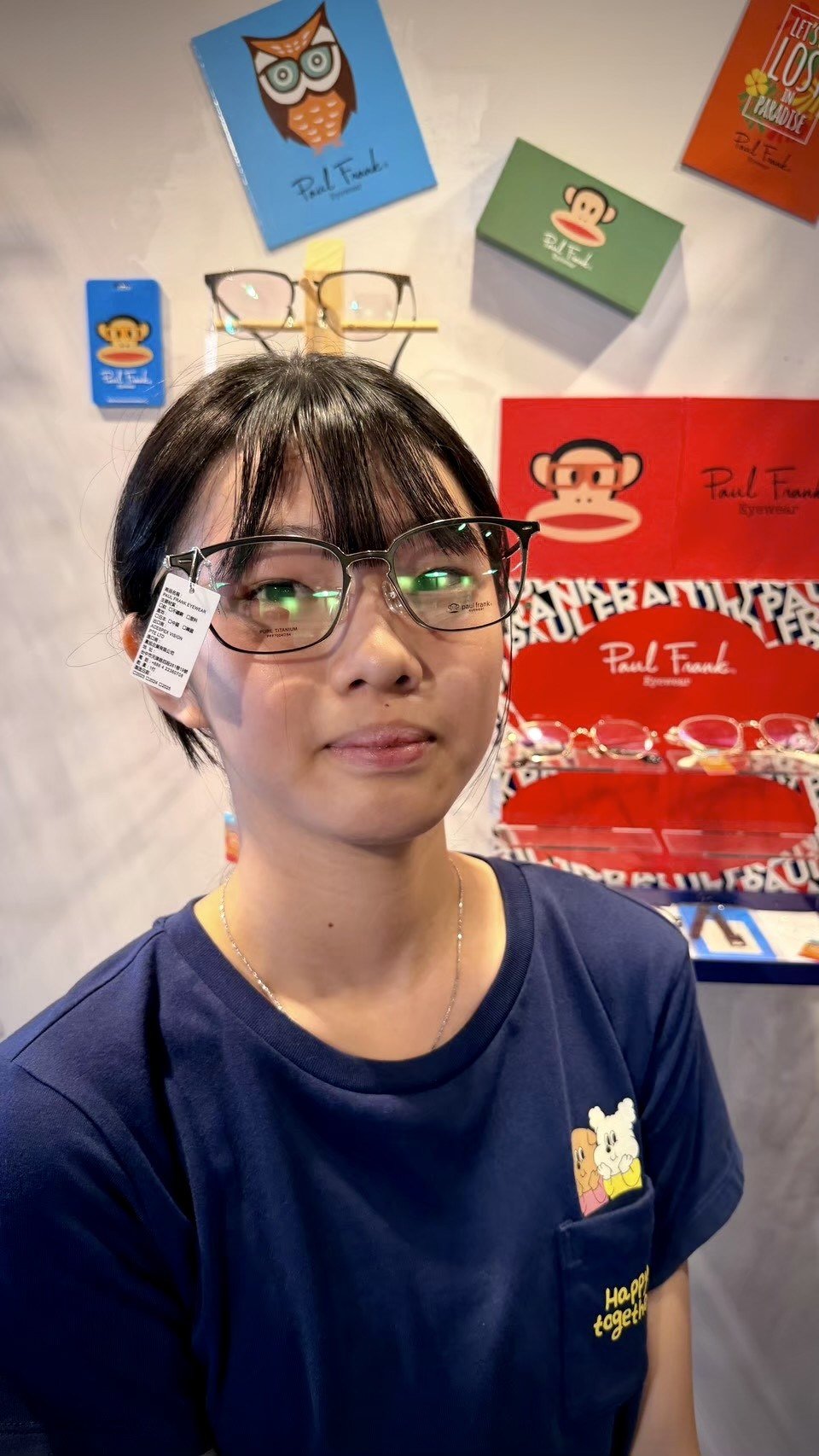 看到喜歡的鏡框馬上戴起來試戴